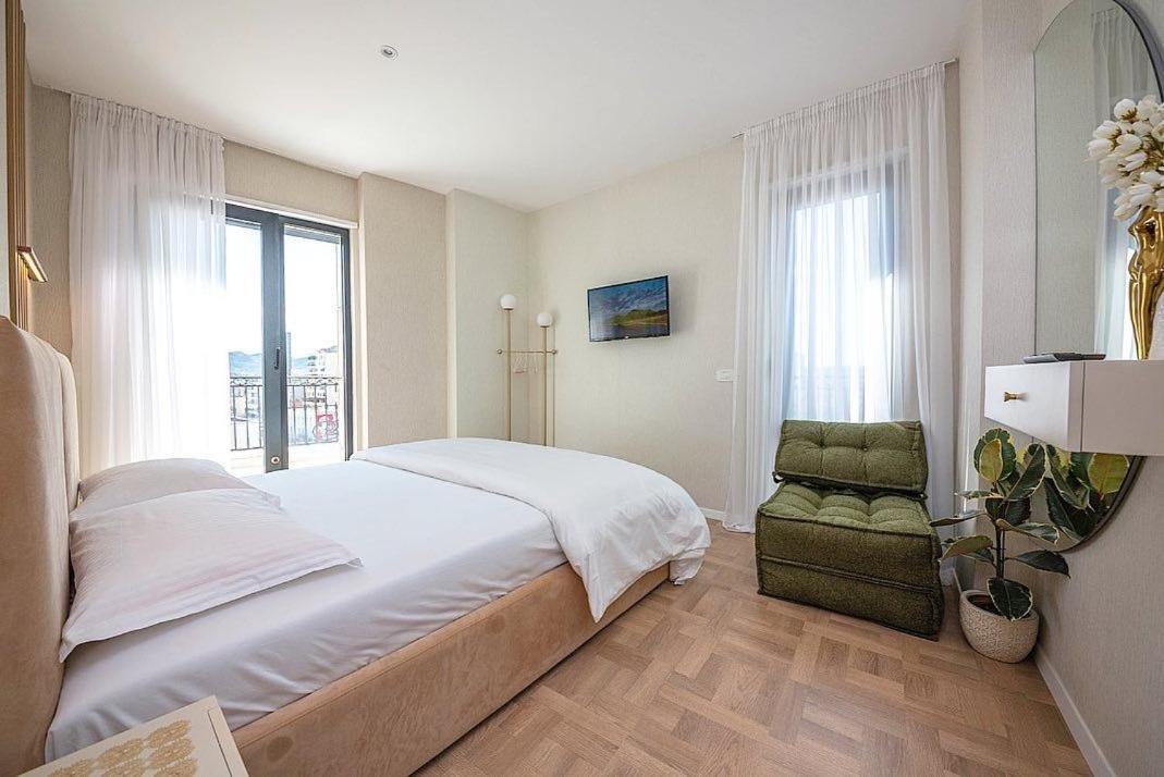 Green Terrace Square View Tiran Dış mekan fotoğraf